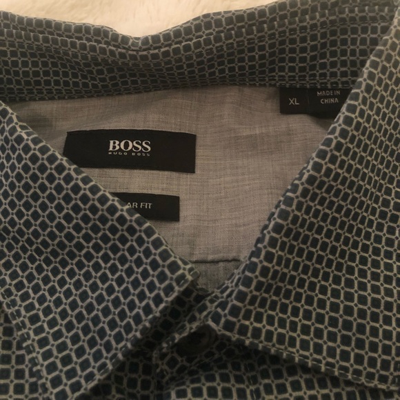 Hugo Boss Regular Fit pattern button down size XL - Picture 6 of 6